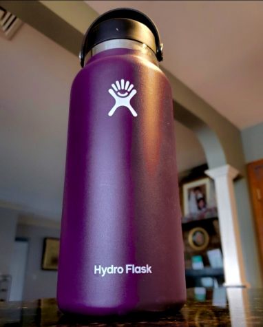 For an easy gift that anyone could use, scoop up one of these hydro flasks for anyone on your list!