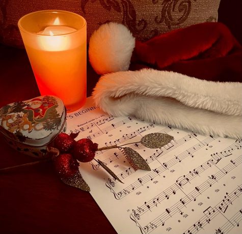 As the holiday season approaches, why not enjoy the ambiance of a relaxing winter-scented candle and indulge in some classic holiday tunes to set the mood? 