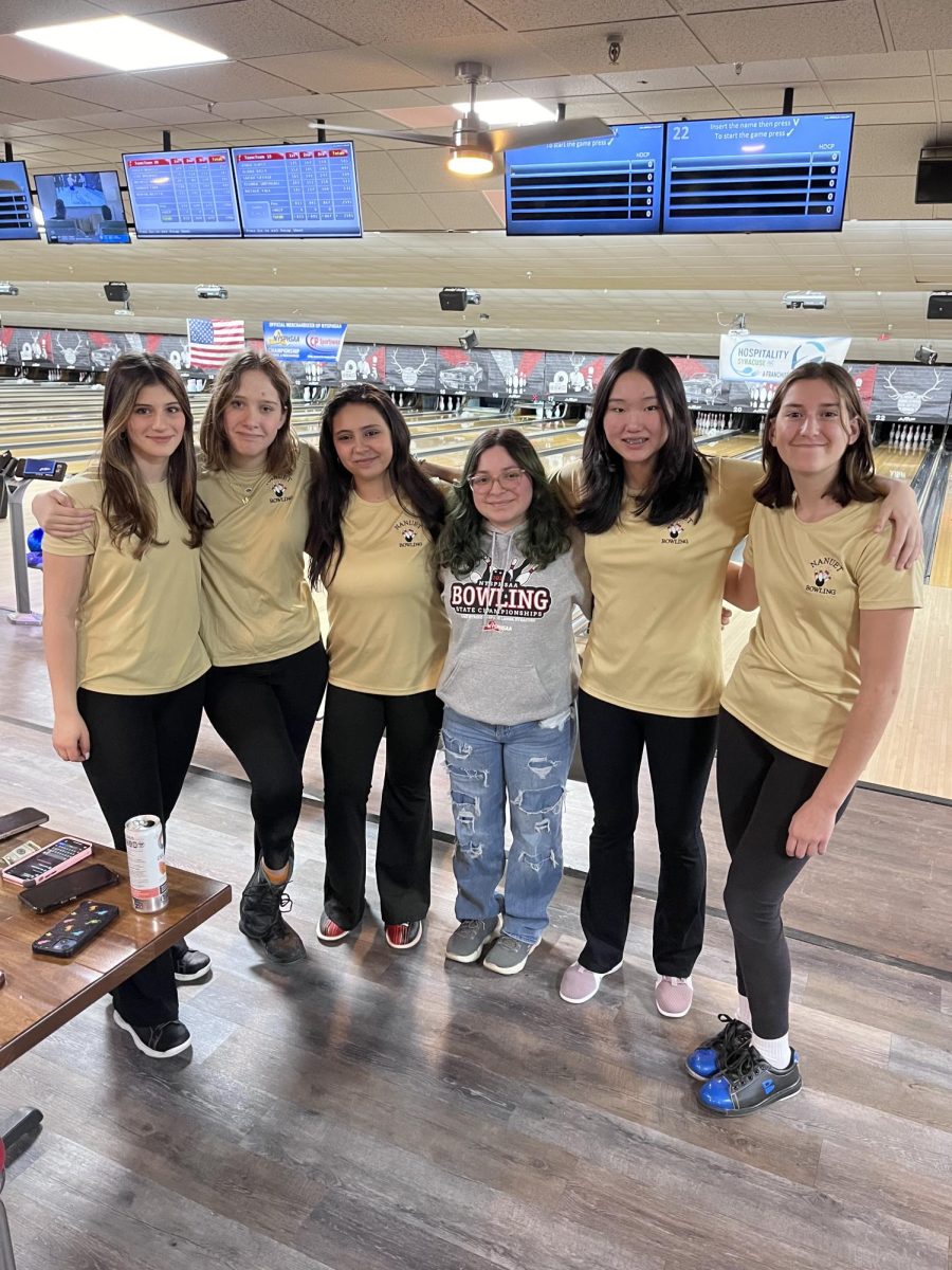 Members+of+the+Girls+Bowling+Team+proudly+pose+for+a+photo+at+States.+